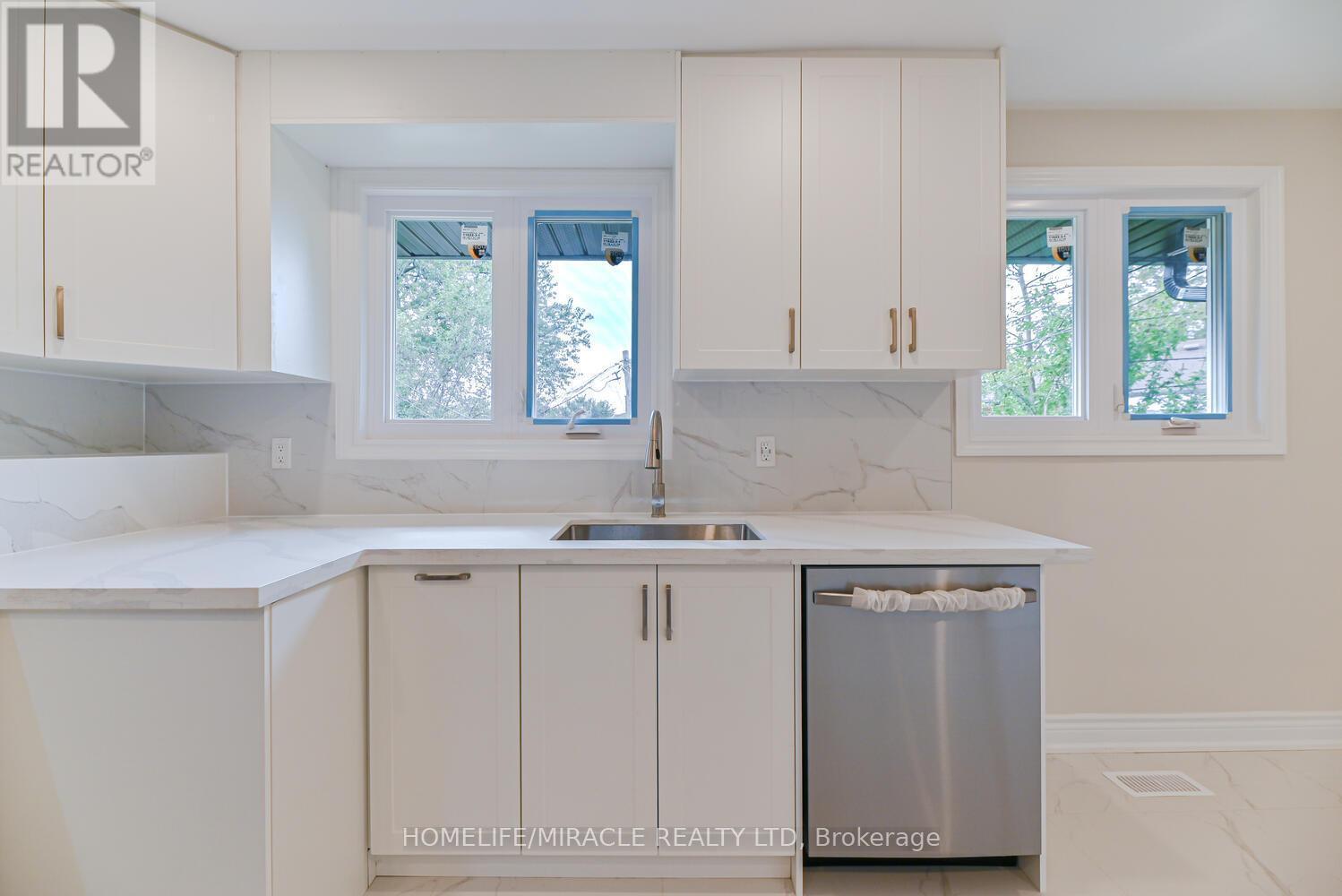 46 Flintwick Drive, Toronto, ON - Indoor Photo Showing Kitchen
