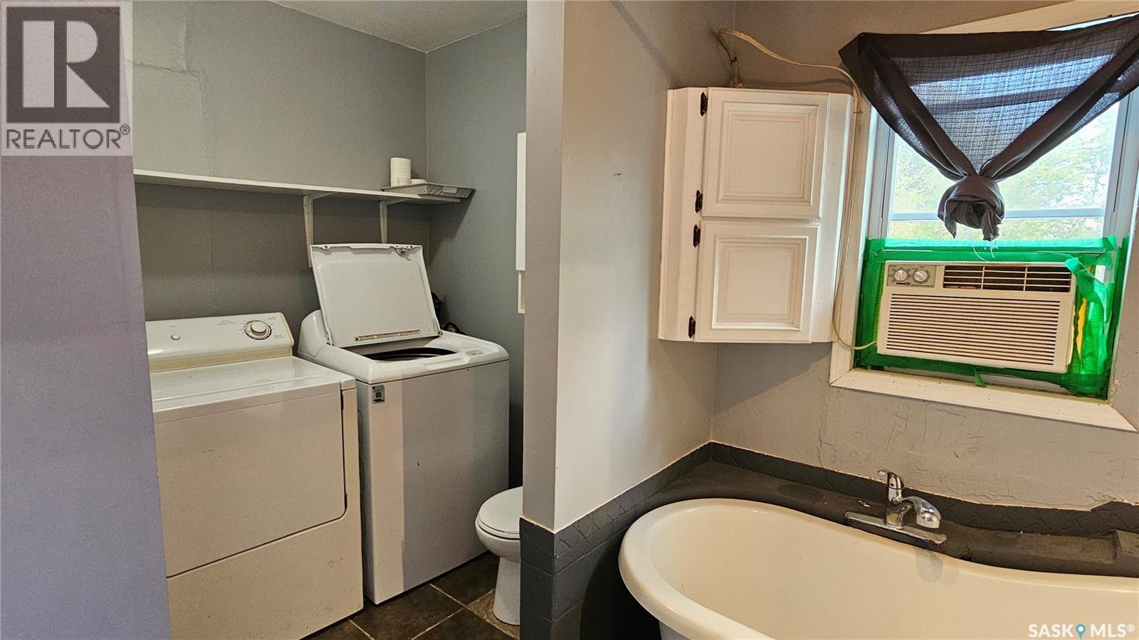 116 2Nd Avenue, Meacham, SK - Indoor