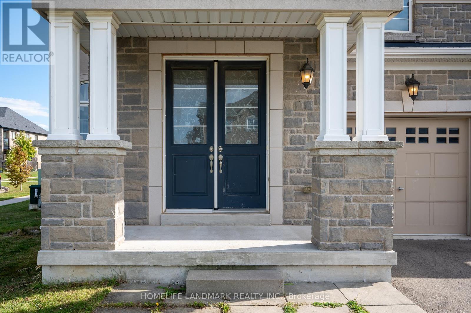 8 Dougherty Court, Hamilton, ON - Outdoor