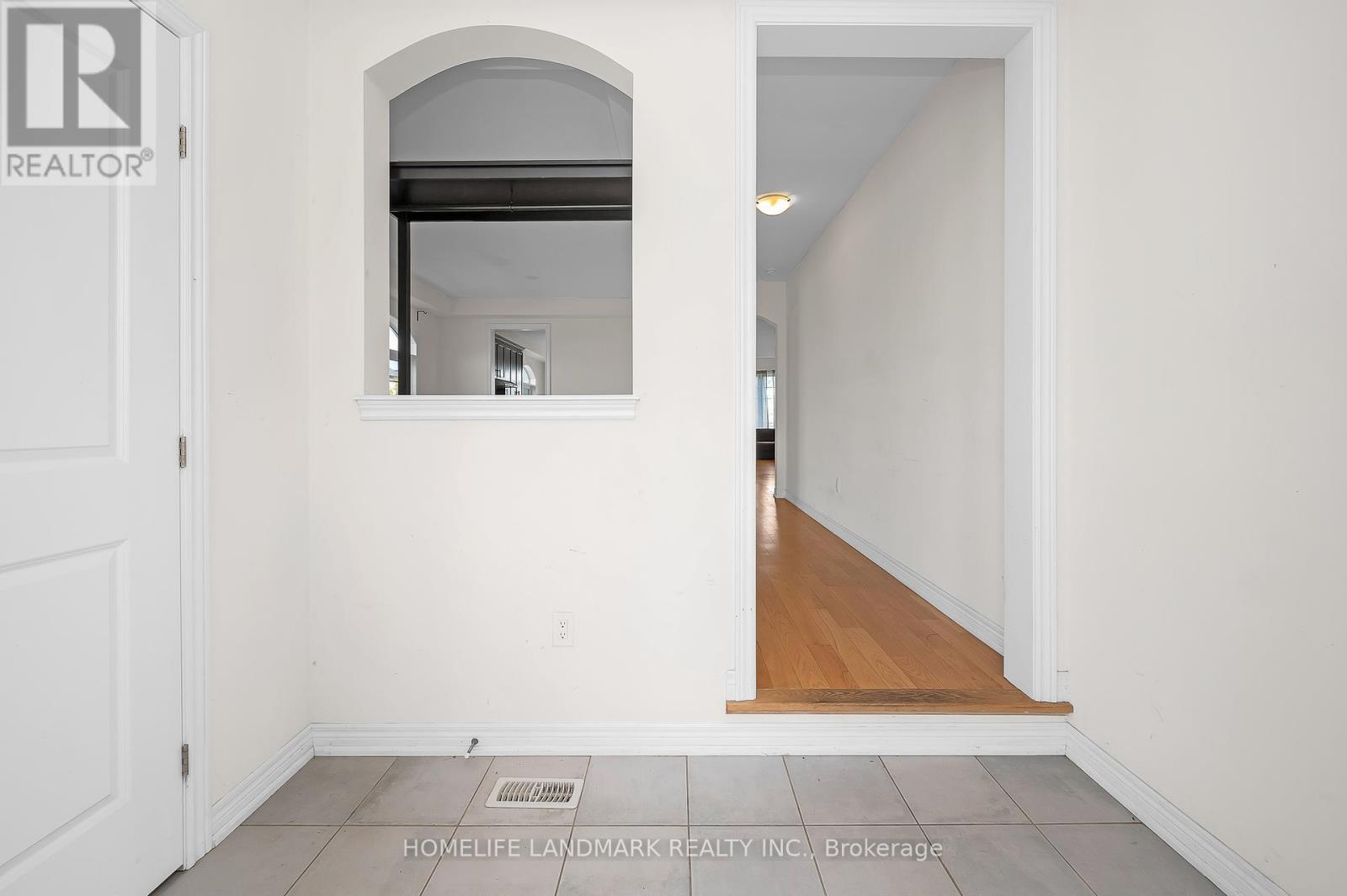 8 Dougherty Court, Hamilton, ON - Indoor Photo Showing Other Room