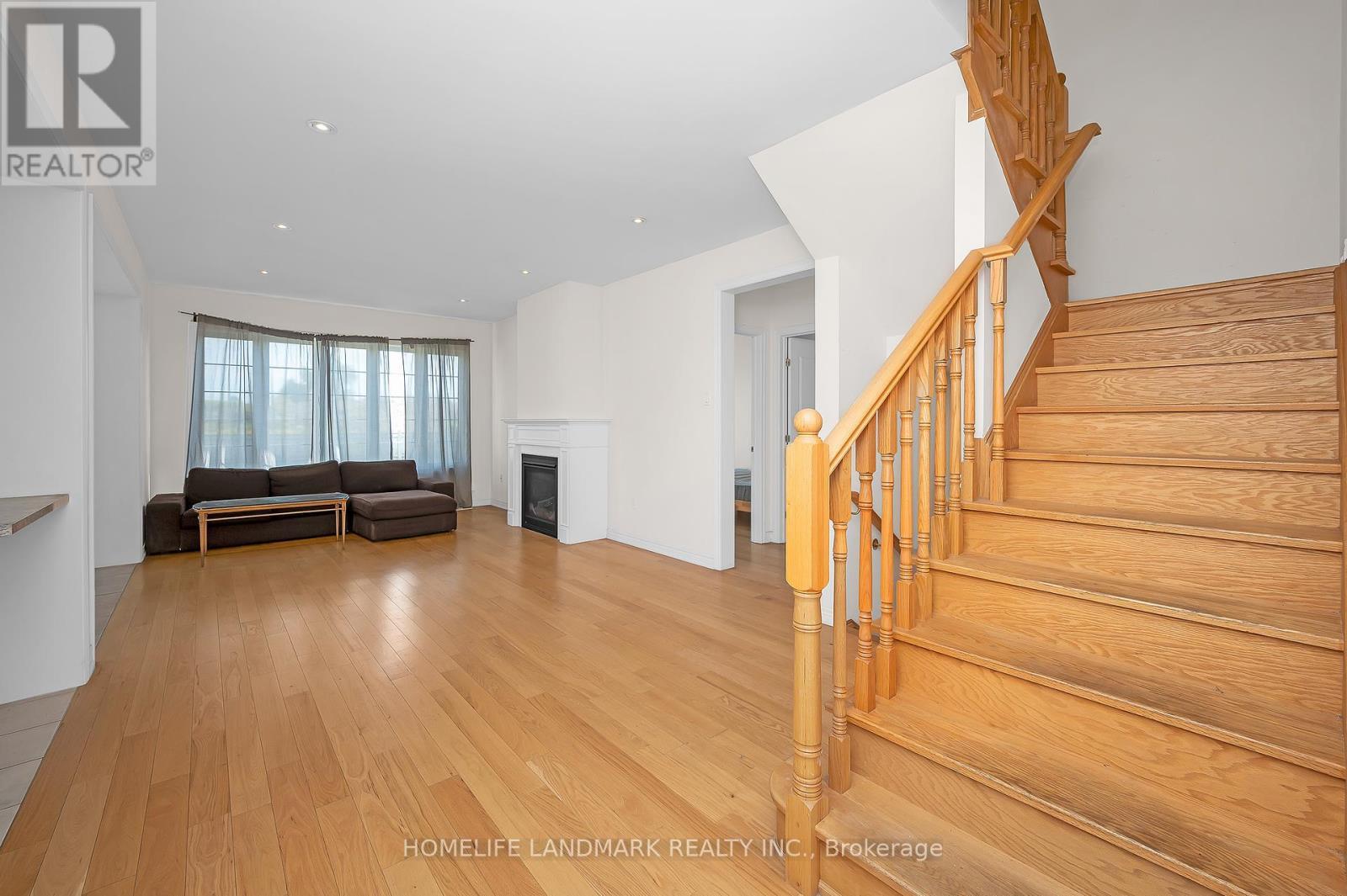 8 Dougherty Court, Hamilton, ON - Indoor Photo Showing Other Room