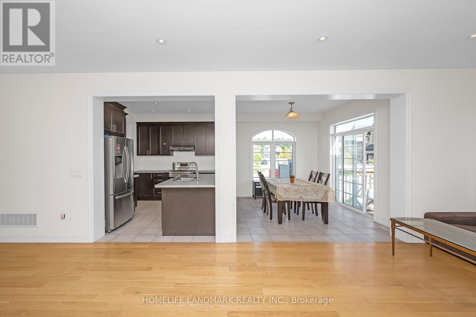 8 Dougherty Court, Hamilton, ON - Indoor