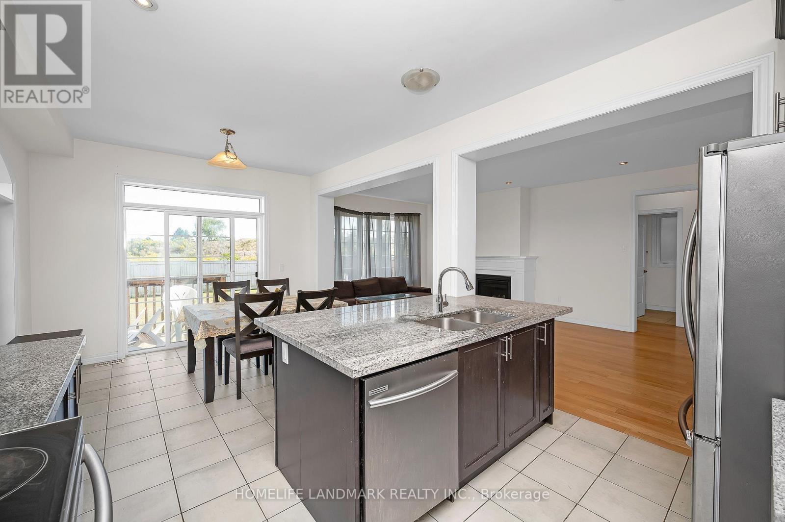 8 Dougherty Court, Hamilton, ON - Indoor