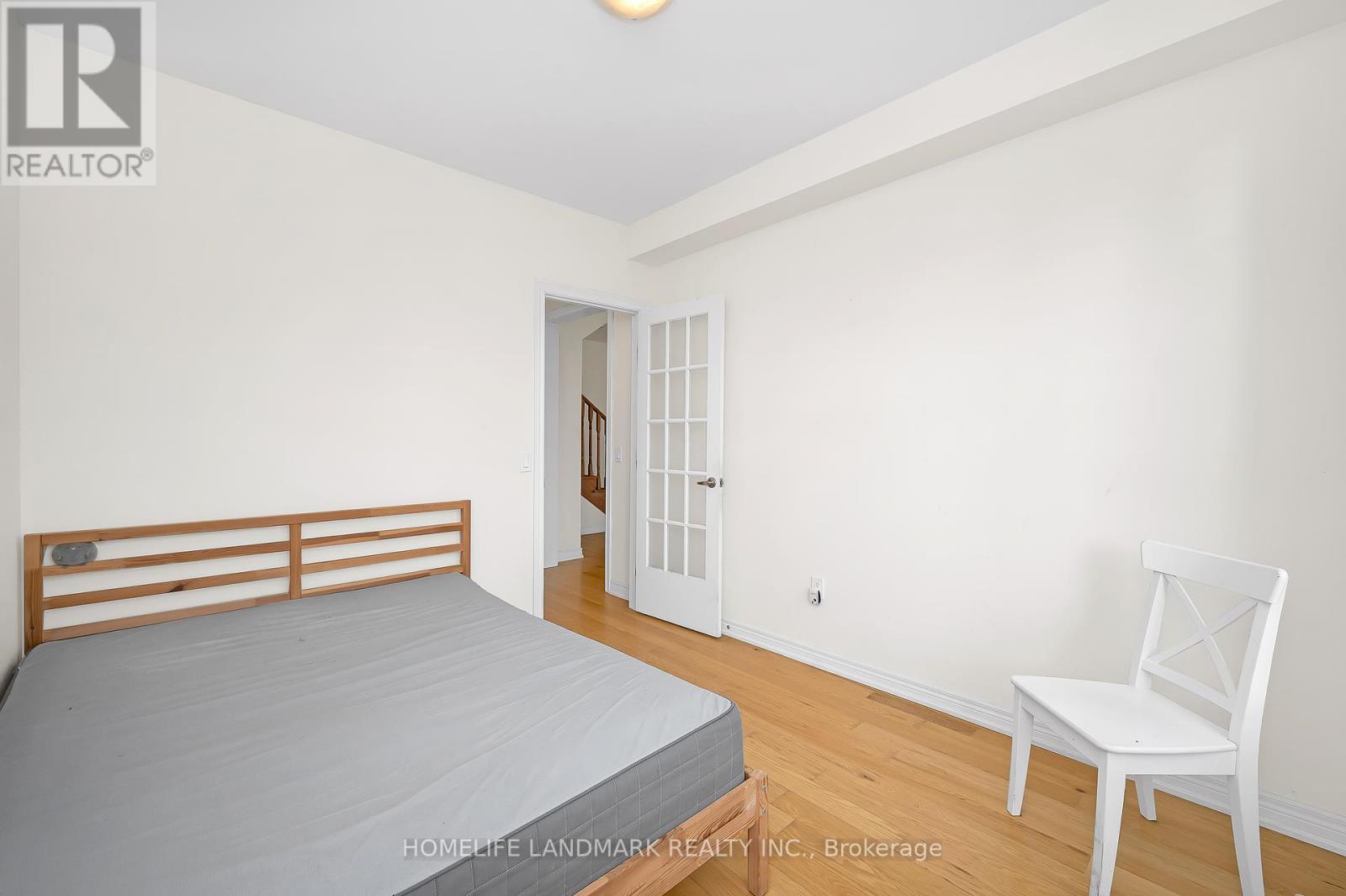 8 Dougherty Court, Hamilton, ON - Indoor Photo Showing Bedroom