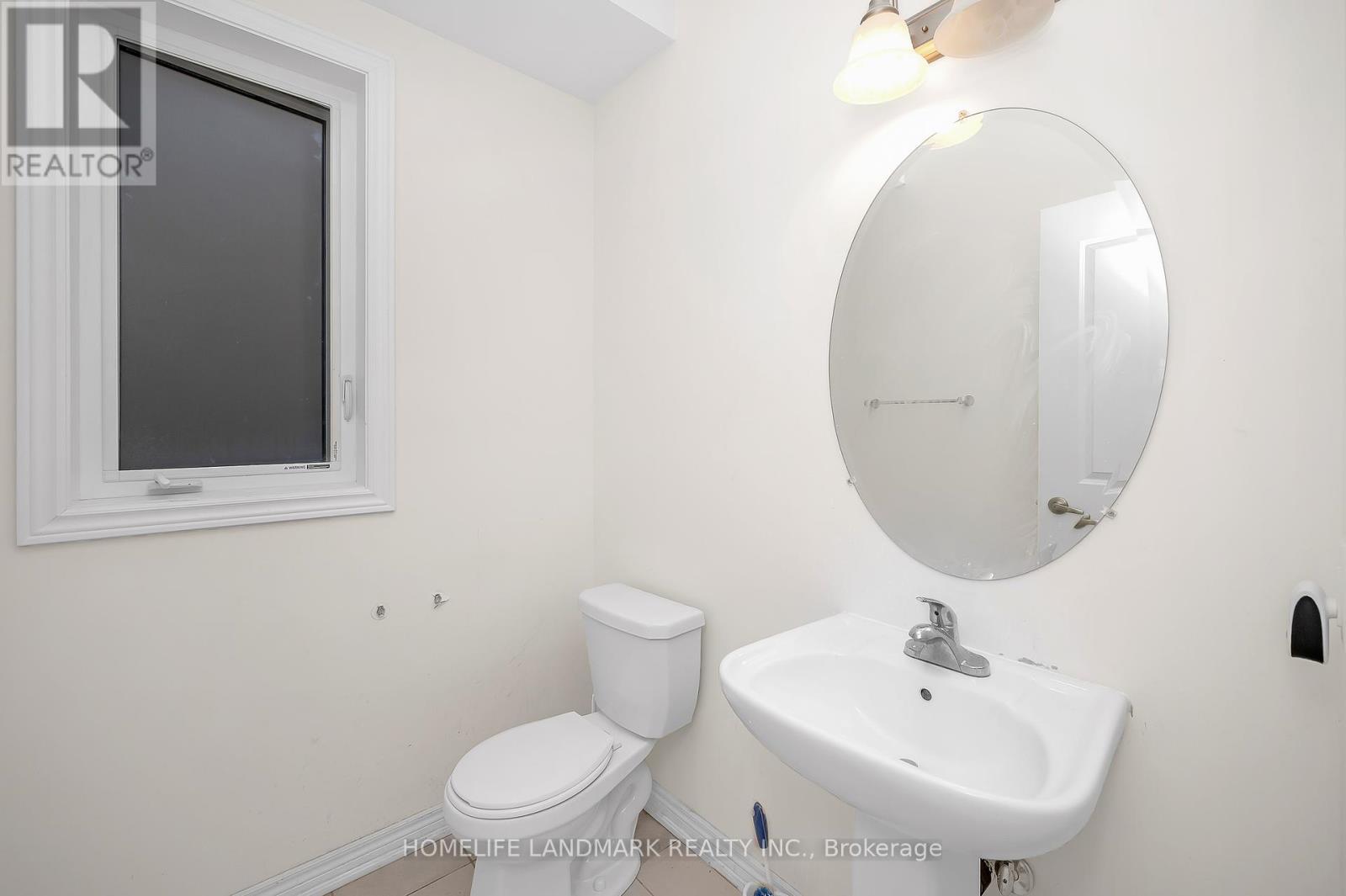 8 Dougherty Court, Hamilton, ON - Indoor Photo Showing Bathroom