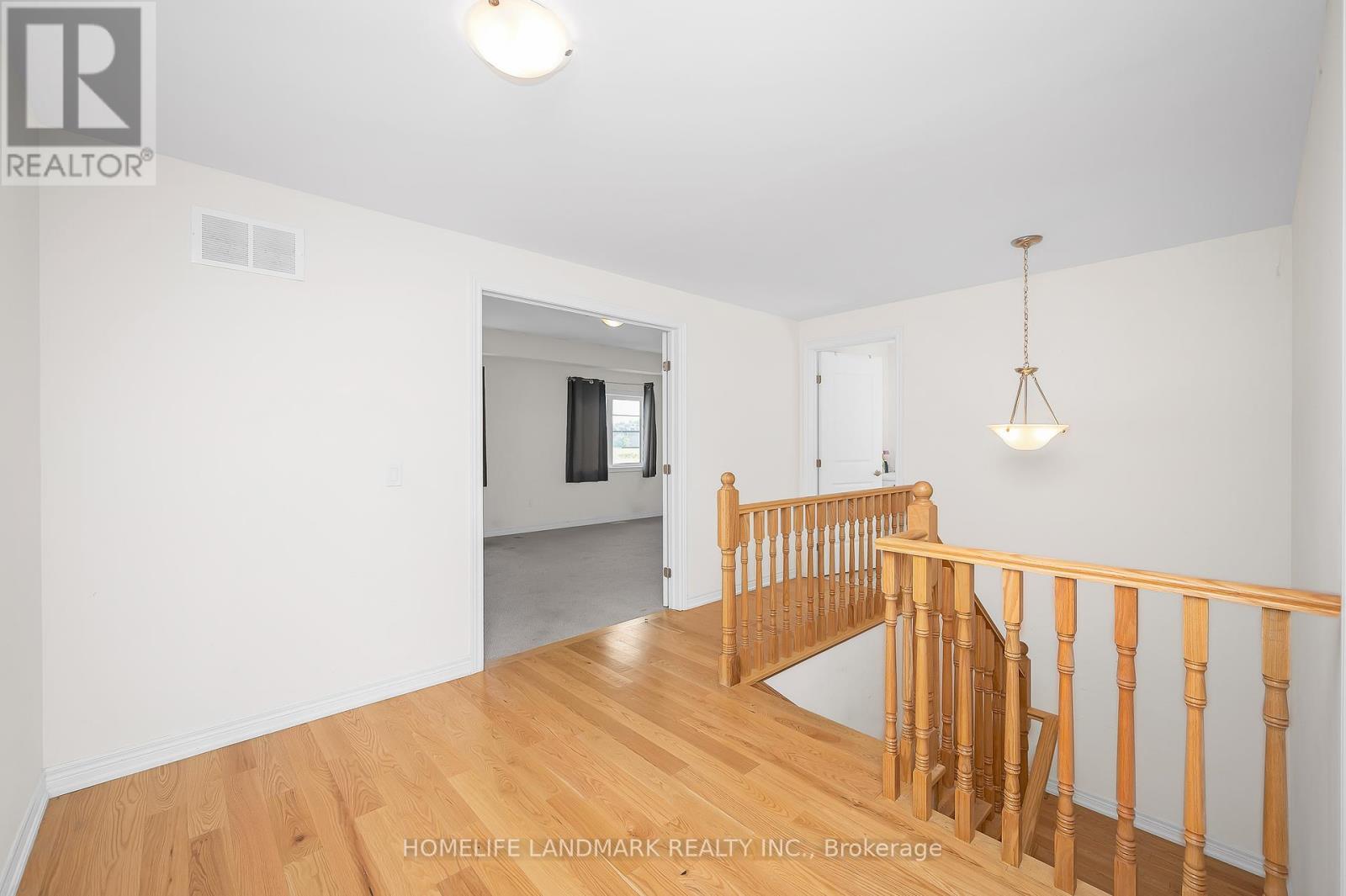 8 Dougherty Court, Hamilton, ON - Indoor Photo Showing Other Room