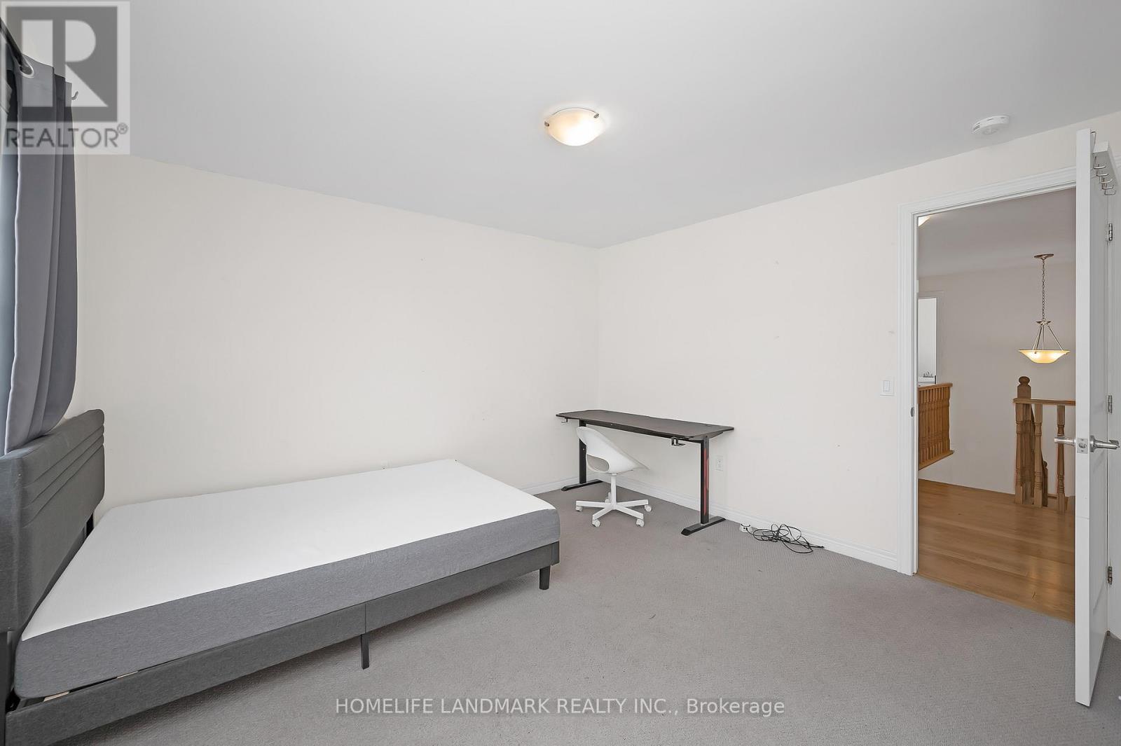 8 Dougherty Court, Hamilton, ON - Indoor