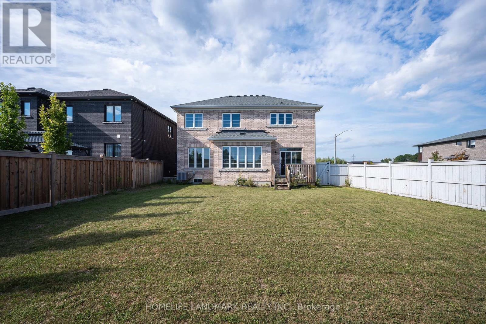 8 Dougherty Court, Hamilton, ON - Outdoor