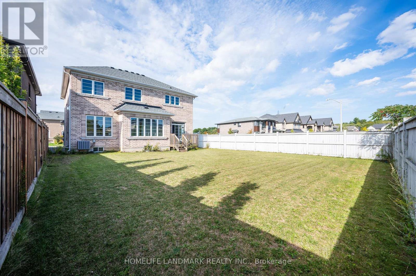 8 Dougherty Court, Hamilton, ON - Outdoor
