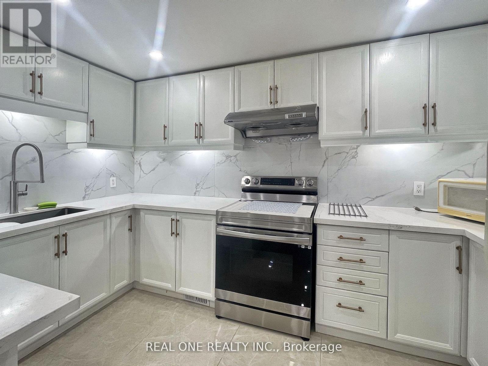 14833 Ninth Line, Whitchurch-Stouffville, ON - Indoor Photo Showing Kitchen With Upgraded Kitchen