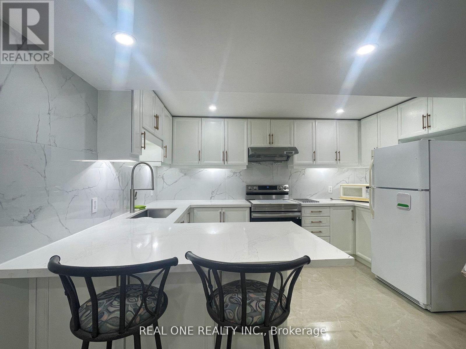 14833 Ninth Line, Whitchurch-Stouffville, ON - Indoor Photo Showing Kitchen With Upgraded Kitchen