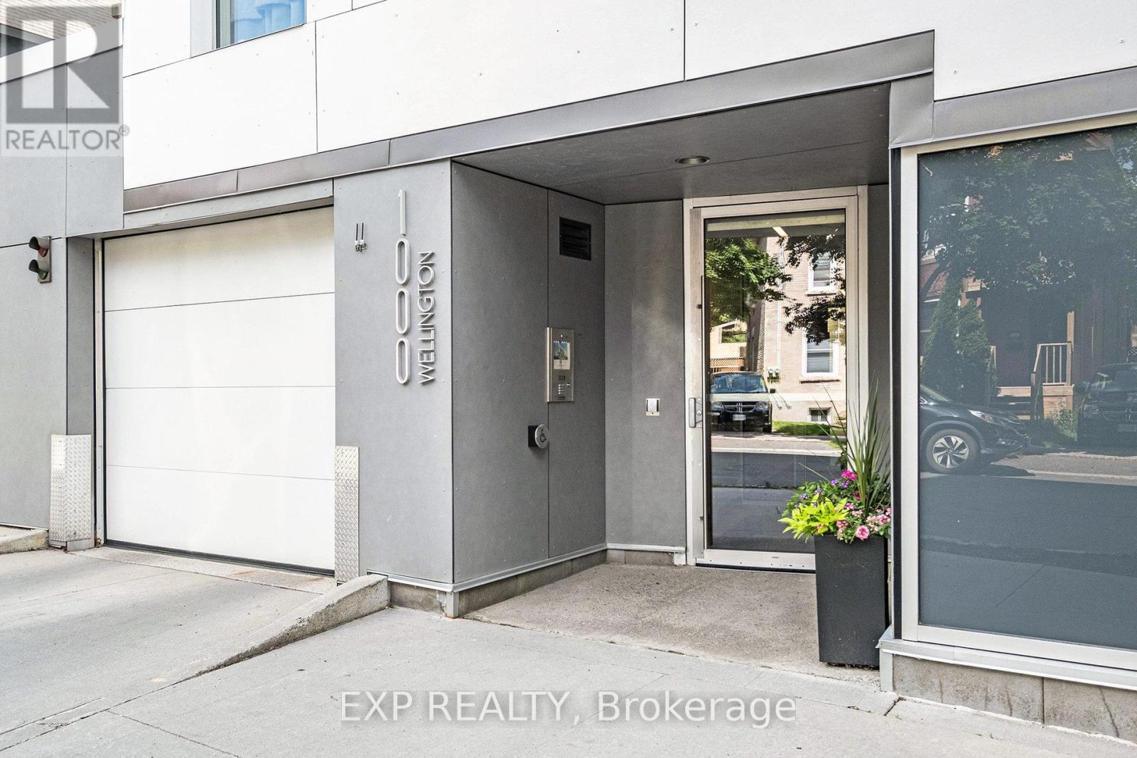 206 - 1000 Wellington Street W, Ottawa, ON - Outdoor With Exterior
