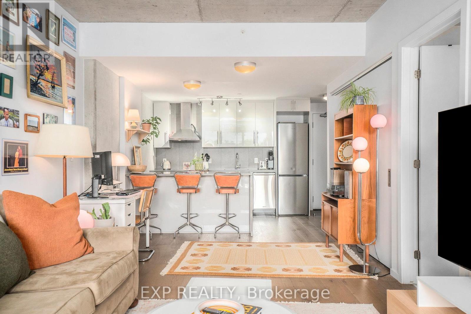 206 - 1000 Wellington Street W, Ottawa, ON - Indoor