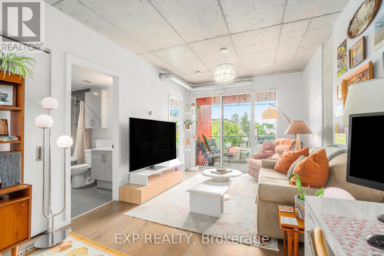 206 - 1000 Wellington Street W, Ottawa, ON - Indoor Photo Showing Other Room