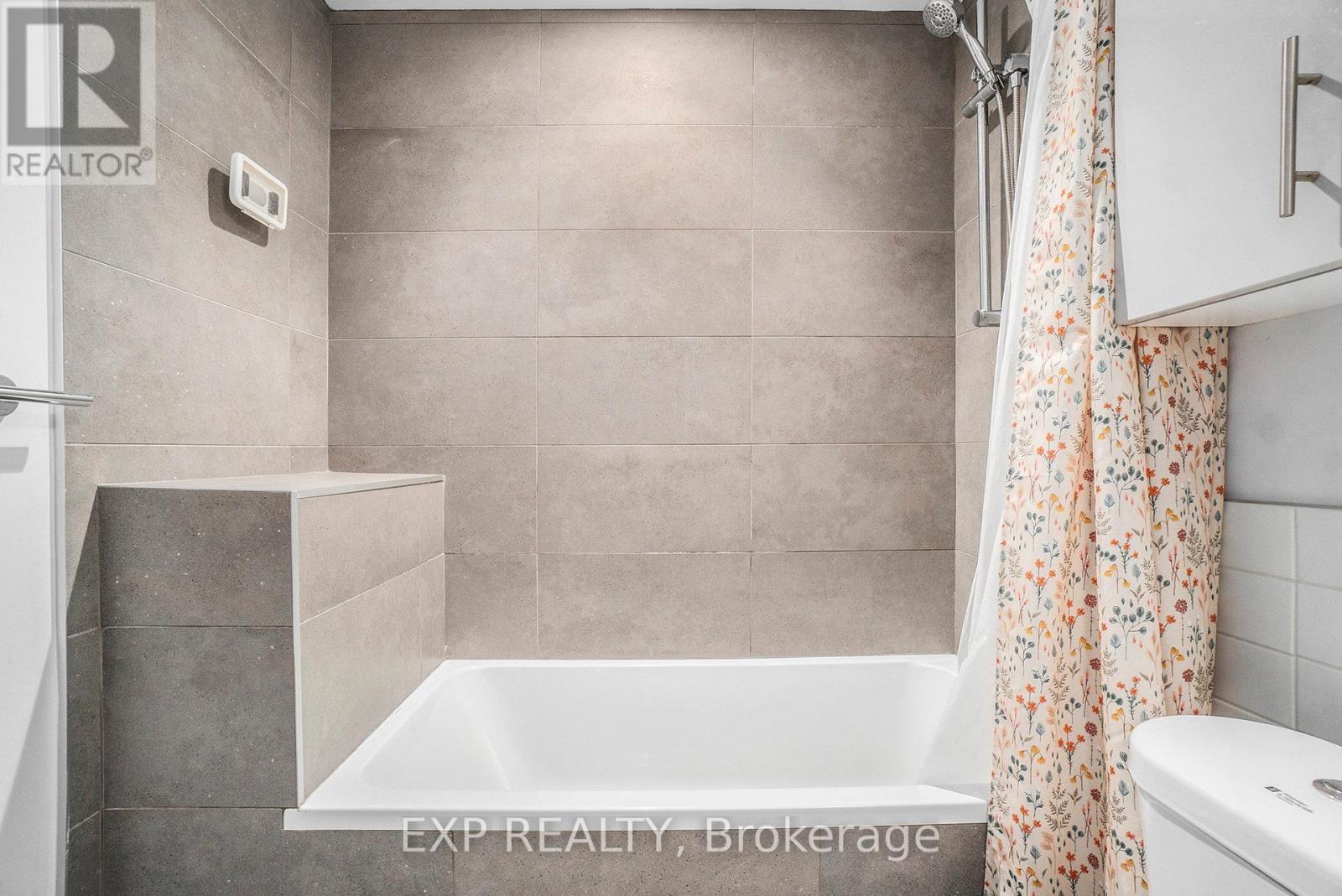 206 - 1000 Wellington Street W, Ottawa, ON - Indoor Photo Showing Bathroom