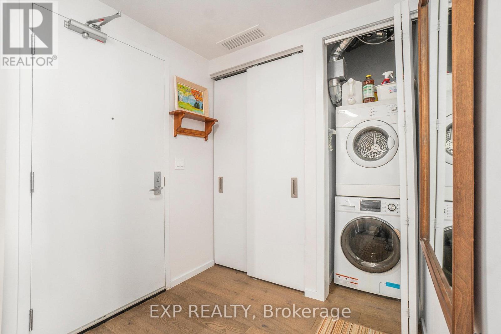 206 - 1000 Wellington Street W, Ottawa, ON - Indoor Photo Showing Laundry Room