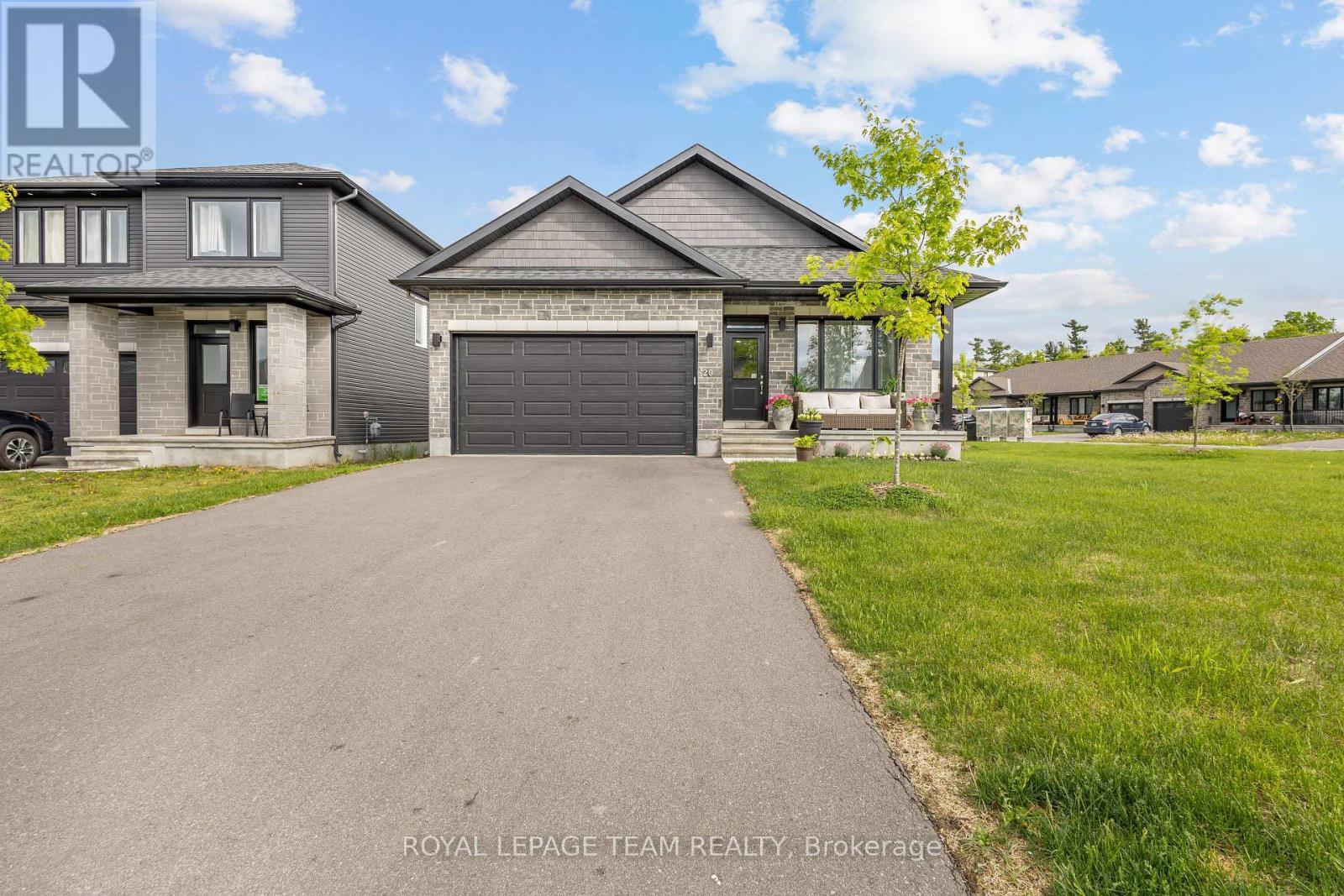 20 Seabert Drive, Arnprior, ON - Outdoor With Facade
