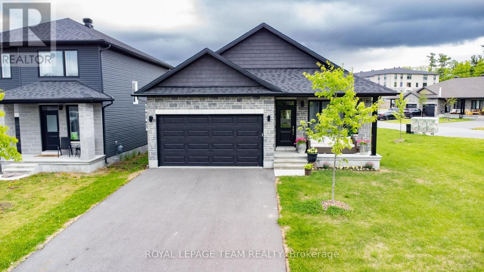 20 Seabert Drive, Arnprior, ON - Outdoor With Facade
