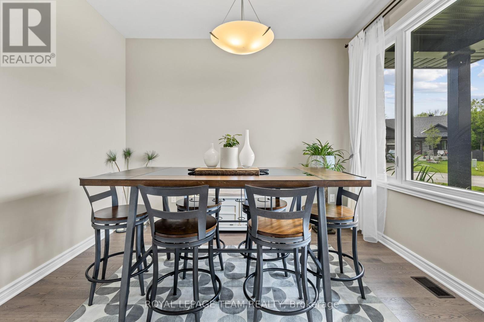 20 Seabert Drive, Arnprior, ON - Indoor Photo Showing Dining Room