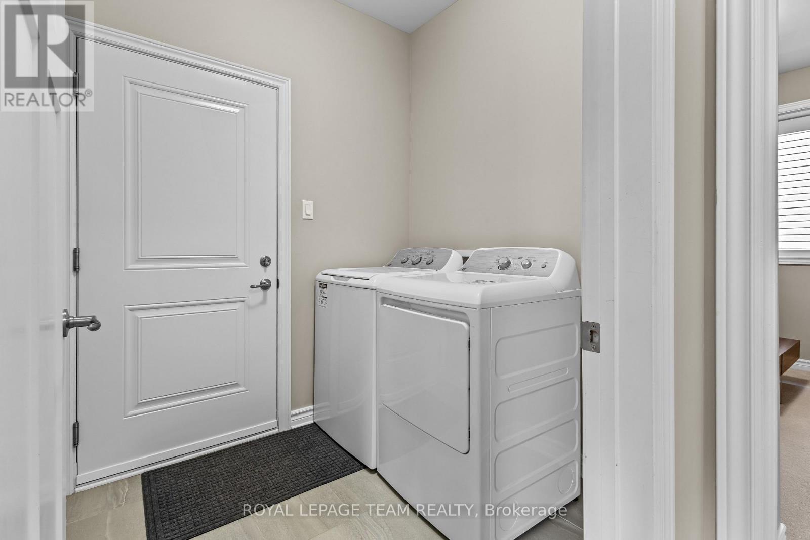 20 Seabert Drive, Arnprior, ON - Indoor Photo Showing Laundry Room