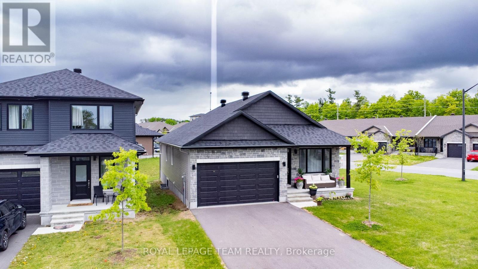 20 Seabert Drive, Arnprior, ON - Outdoor With Facade