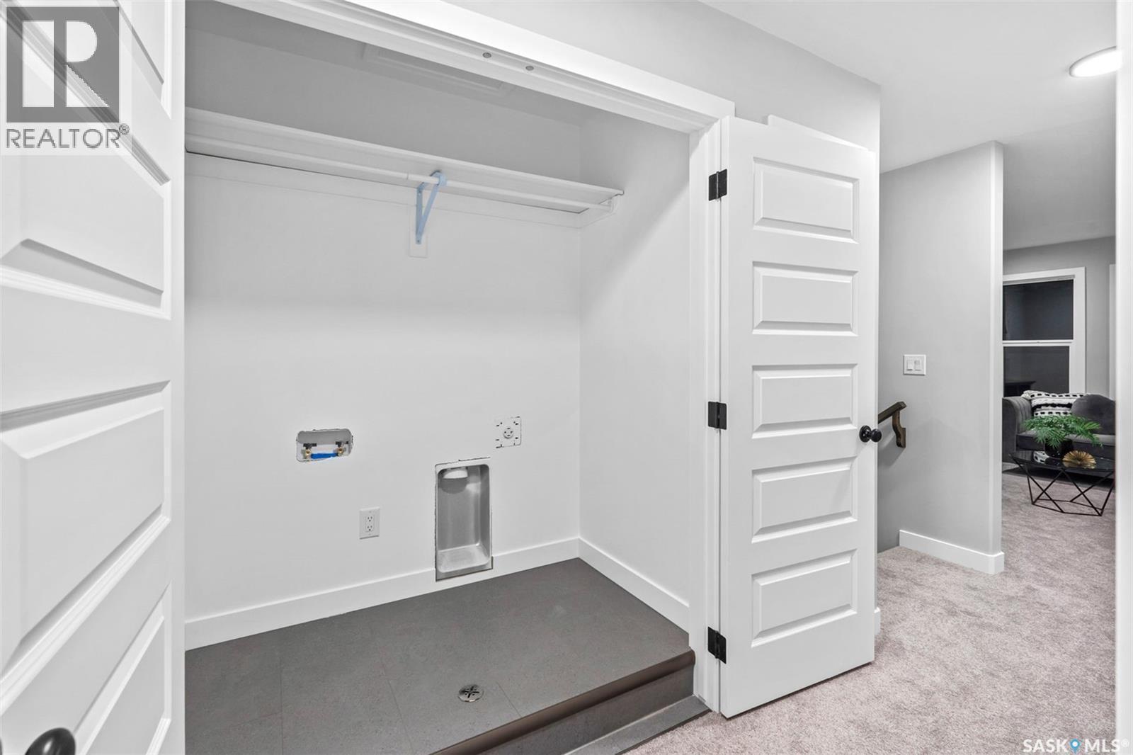 943 Traeger Manor, Saskatoon, SK - Indoor