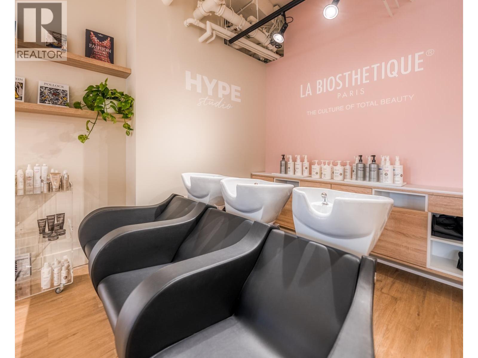 2695 4Th Avenue, Vancouver, BC