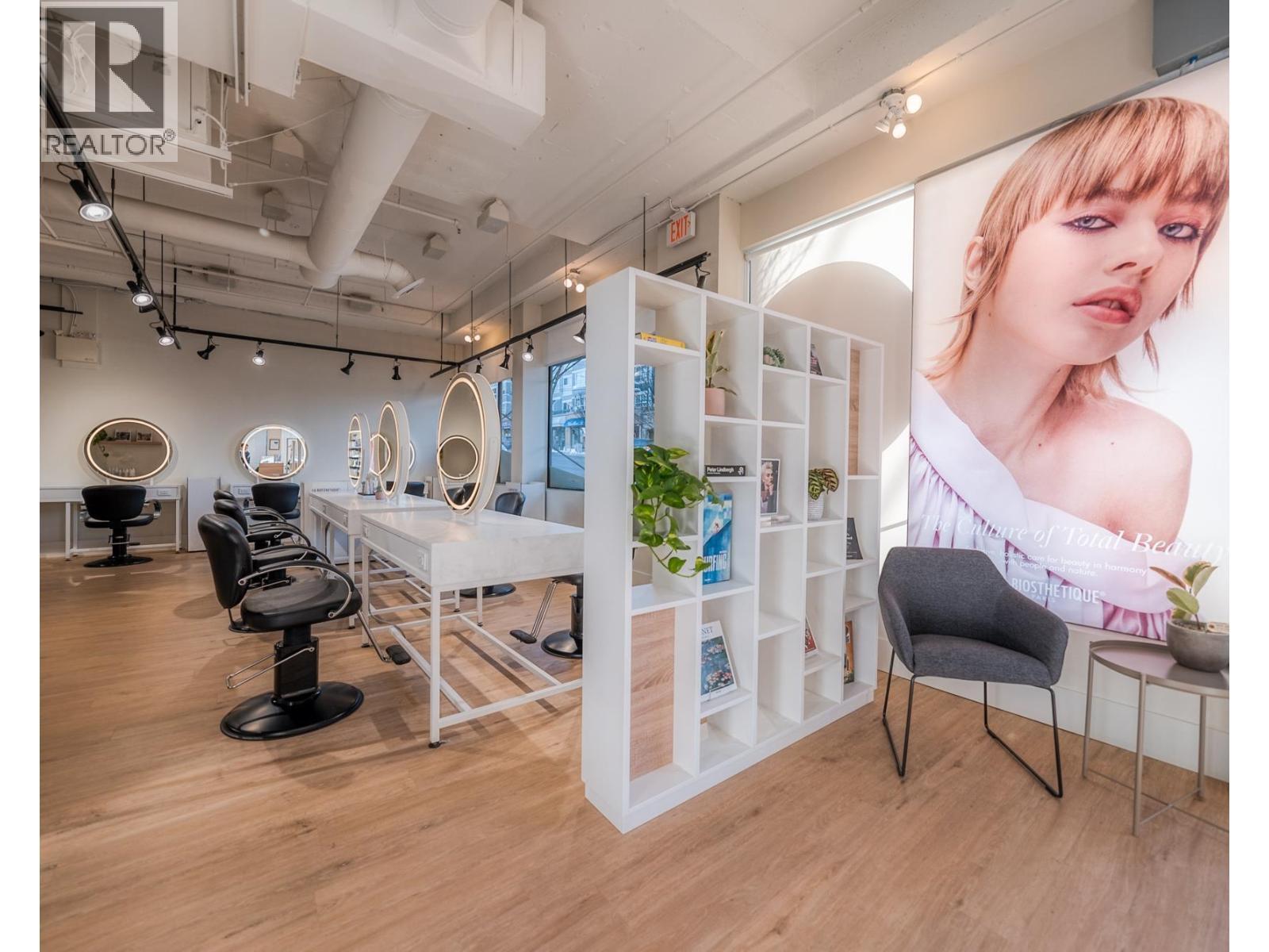 2695 4Th Avenue, Vancouver, BC