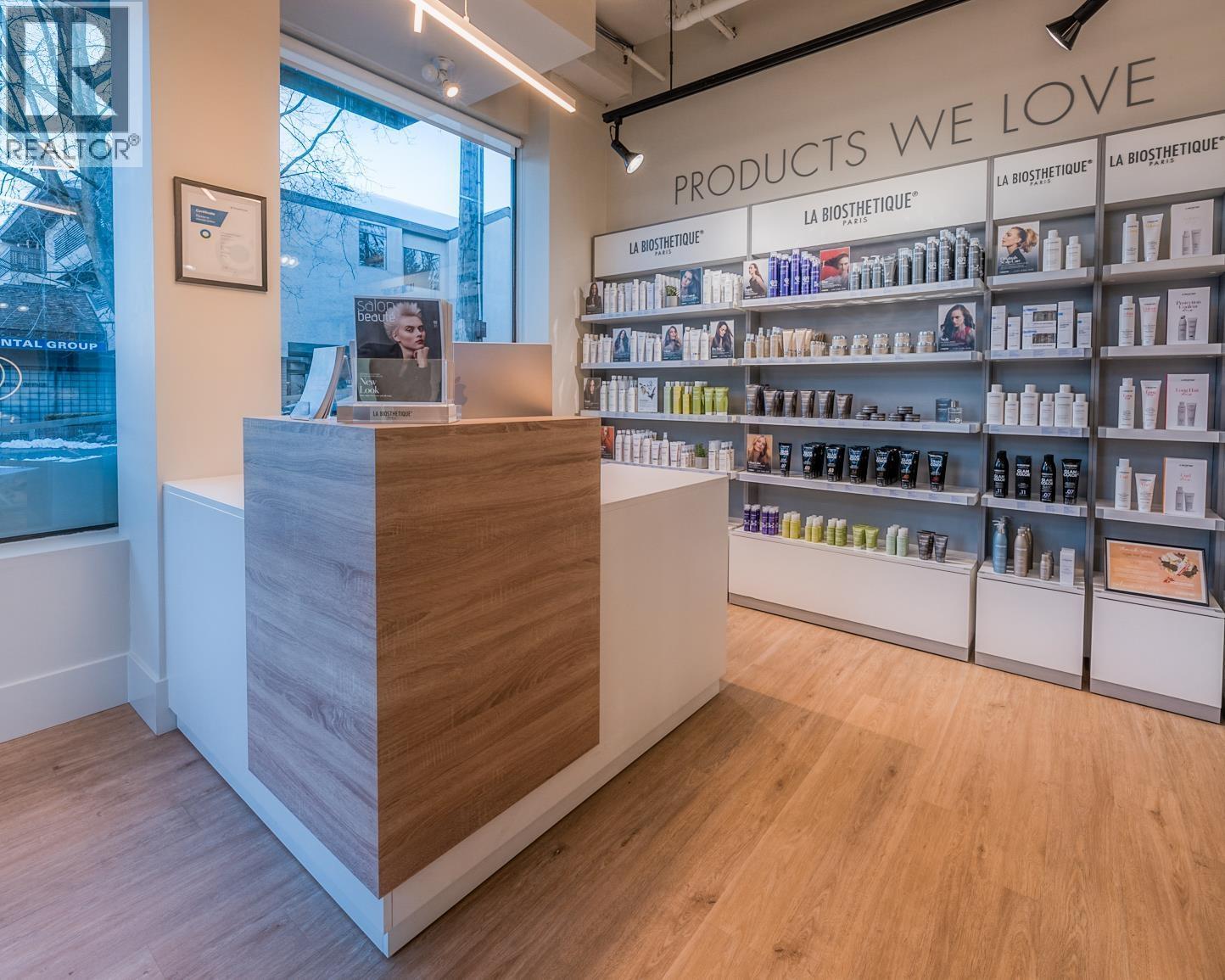 2695 4Th Avenue, Vancouver, BC