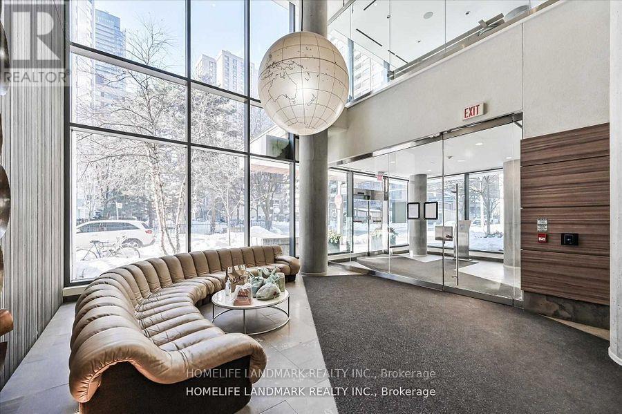 608 - 75 St Nicholas Street, Toronto, ON - Indoor Photo Showing Other Room