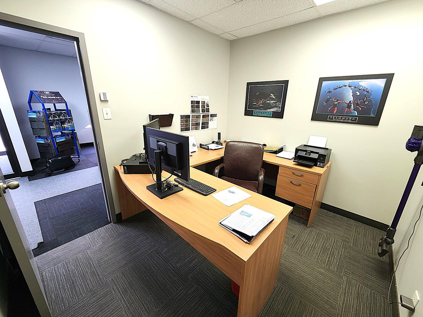 Bureau - 2300A Ch. St-François, Dorval, QC