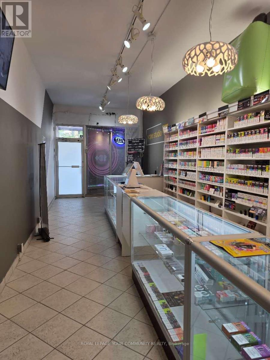 1003 Eglinton Avenue W, Toronto, ON