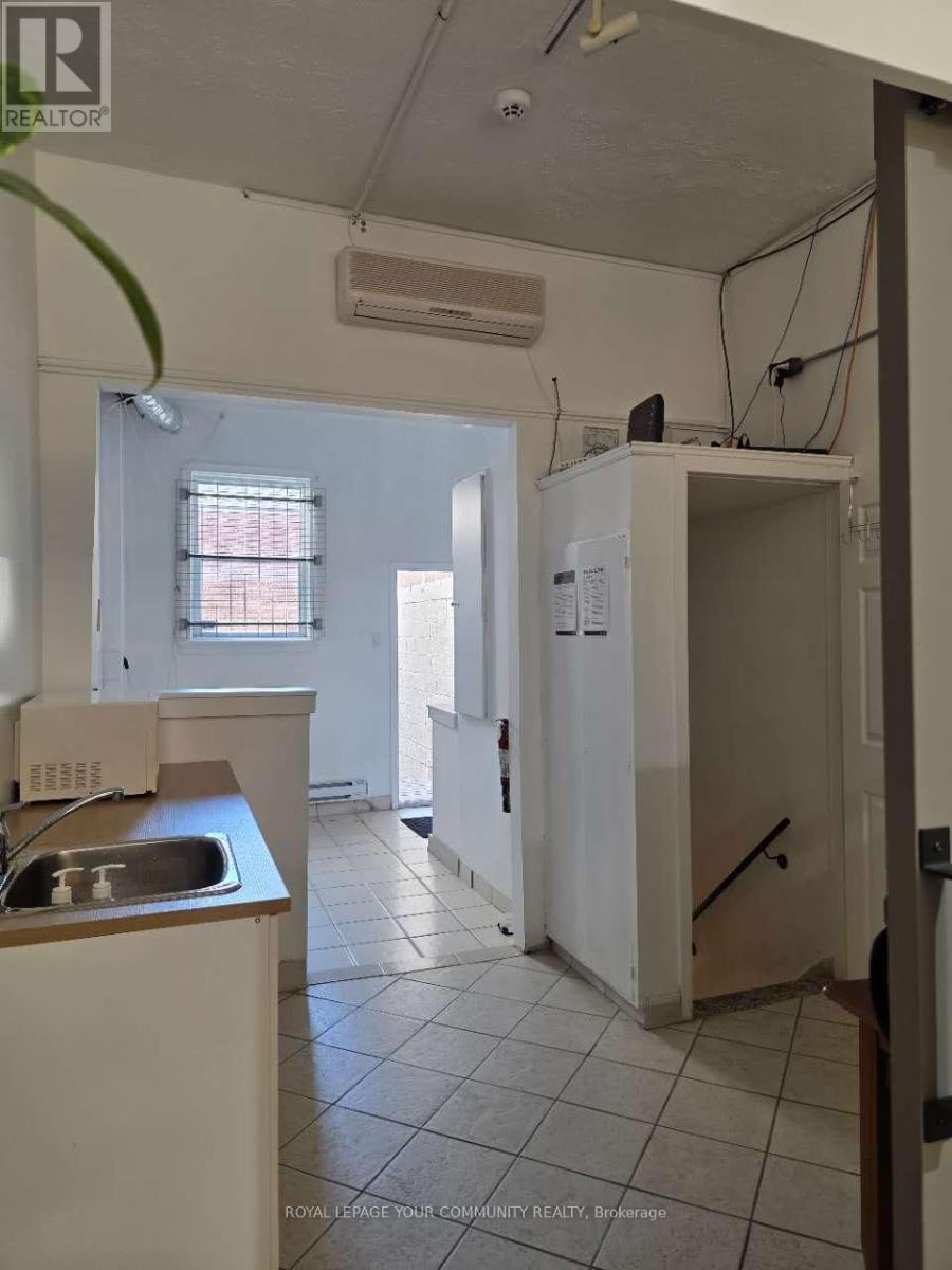 1003 Eglinton Avenue W, Toronto, ON