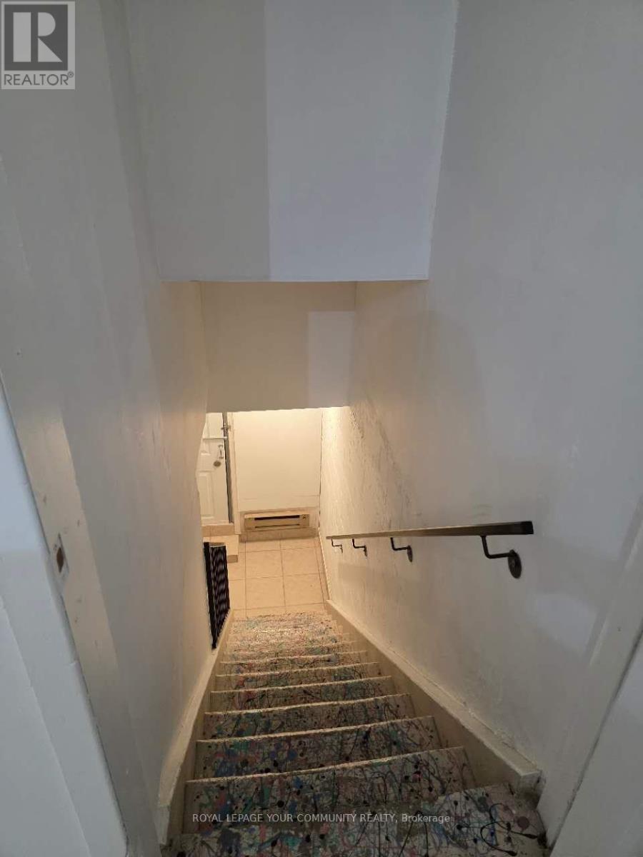 1003 Eglinton Avenue W, Toronto, ON