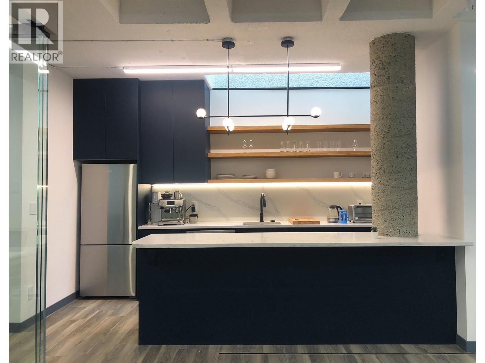 948 W 7Th Avenue, Vancouver, BC