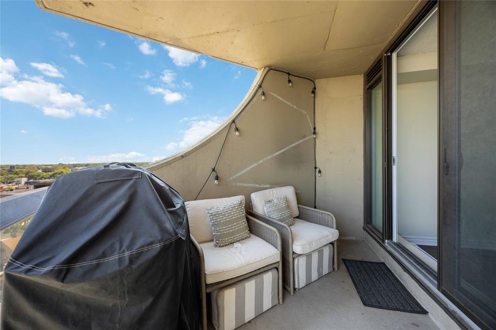 909-155 Front Street North, Sarnia, ON