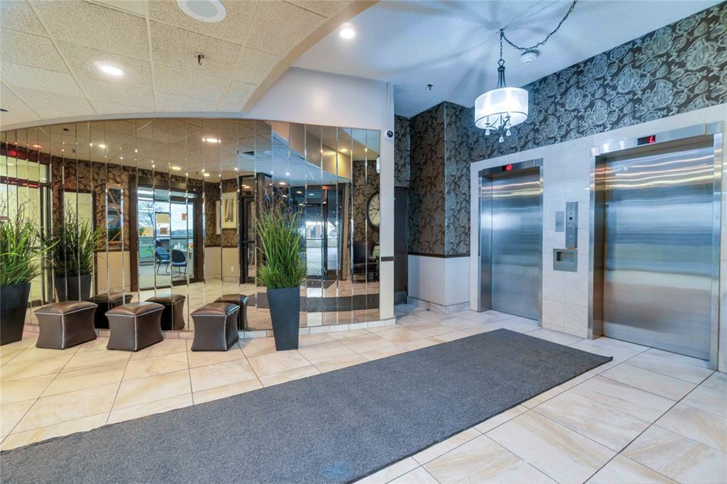 909-155 Front Street North, Sarnia, ON