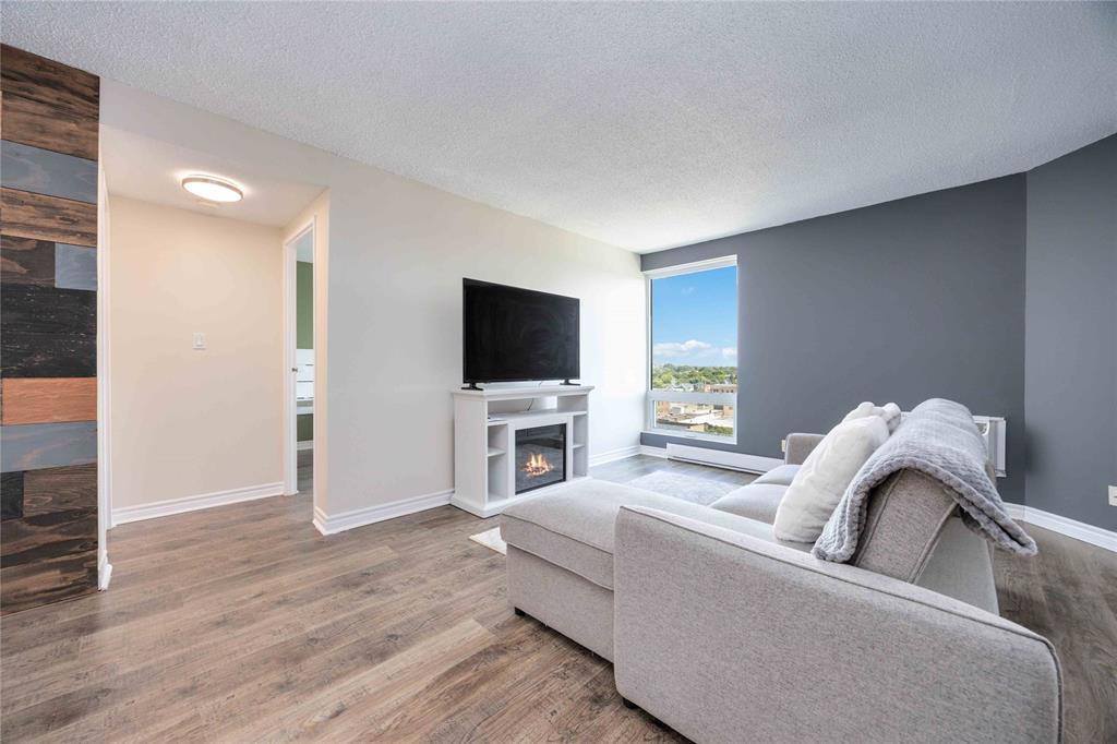 909-155 Front Street North, Sarnia, ON