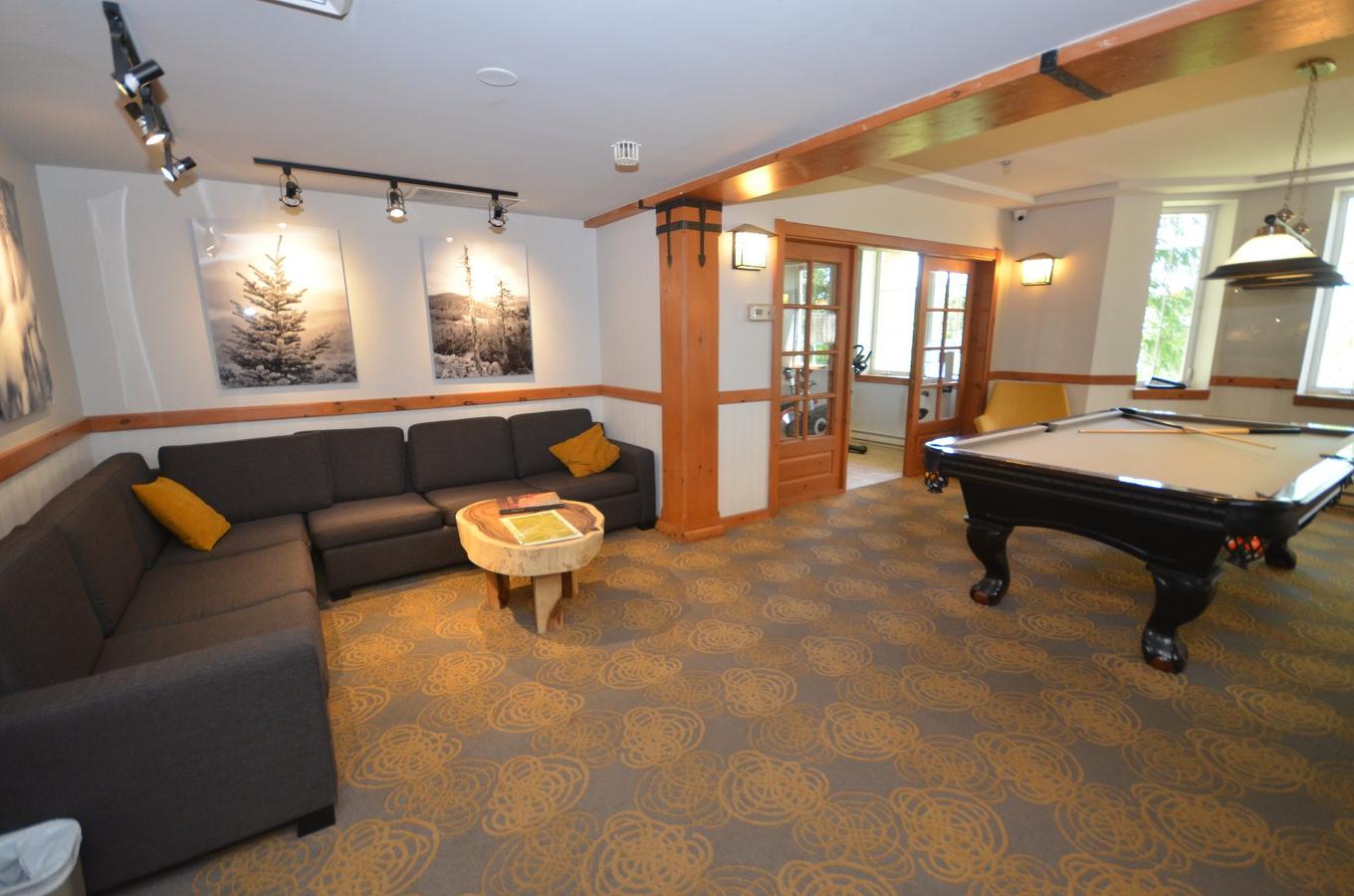 Salle communautaire - 313-140 Ch. Au Pied-De-La-Montagne, Mont-Tremblant, QC - Indoor Photo Showing Other Room