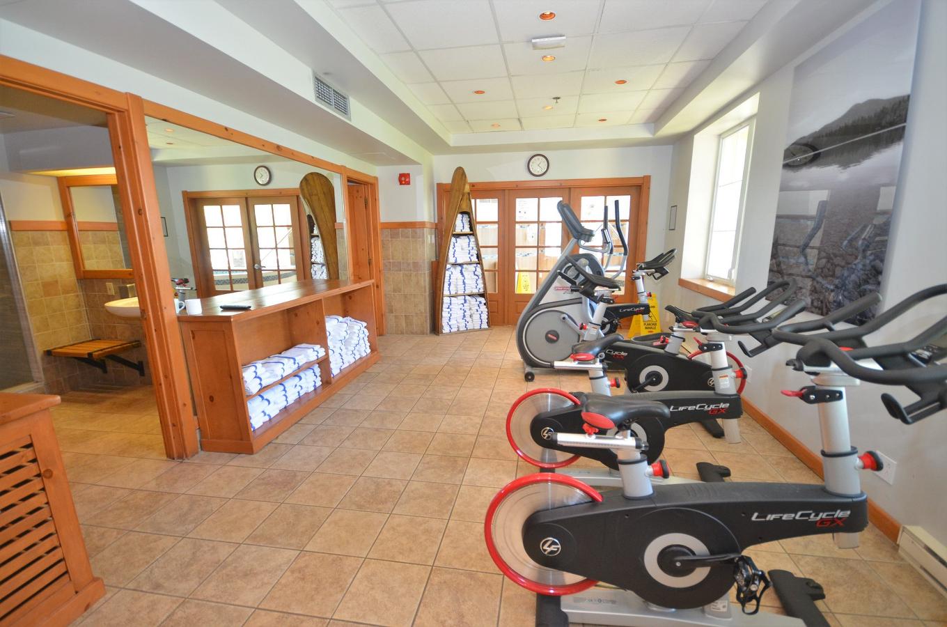 Salle d'exercice - 313-140 Ch. Au Pied-De-La-Montagne, Mont-Tremblant, QC - Indoor Photo Showing Gym Room