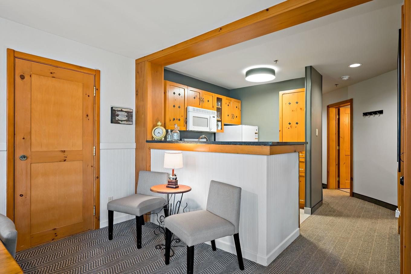 Cuisine - 313-140 Ch. Au Pied-De-La-Montagne, Mont-Tremblant, QC - Indoor Photo Showing Other Room