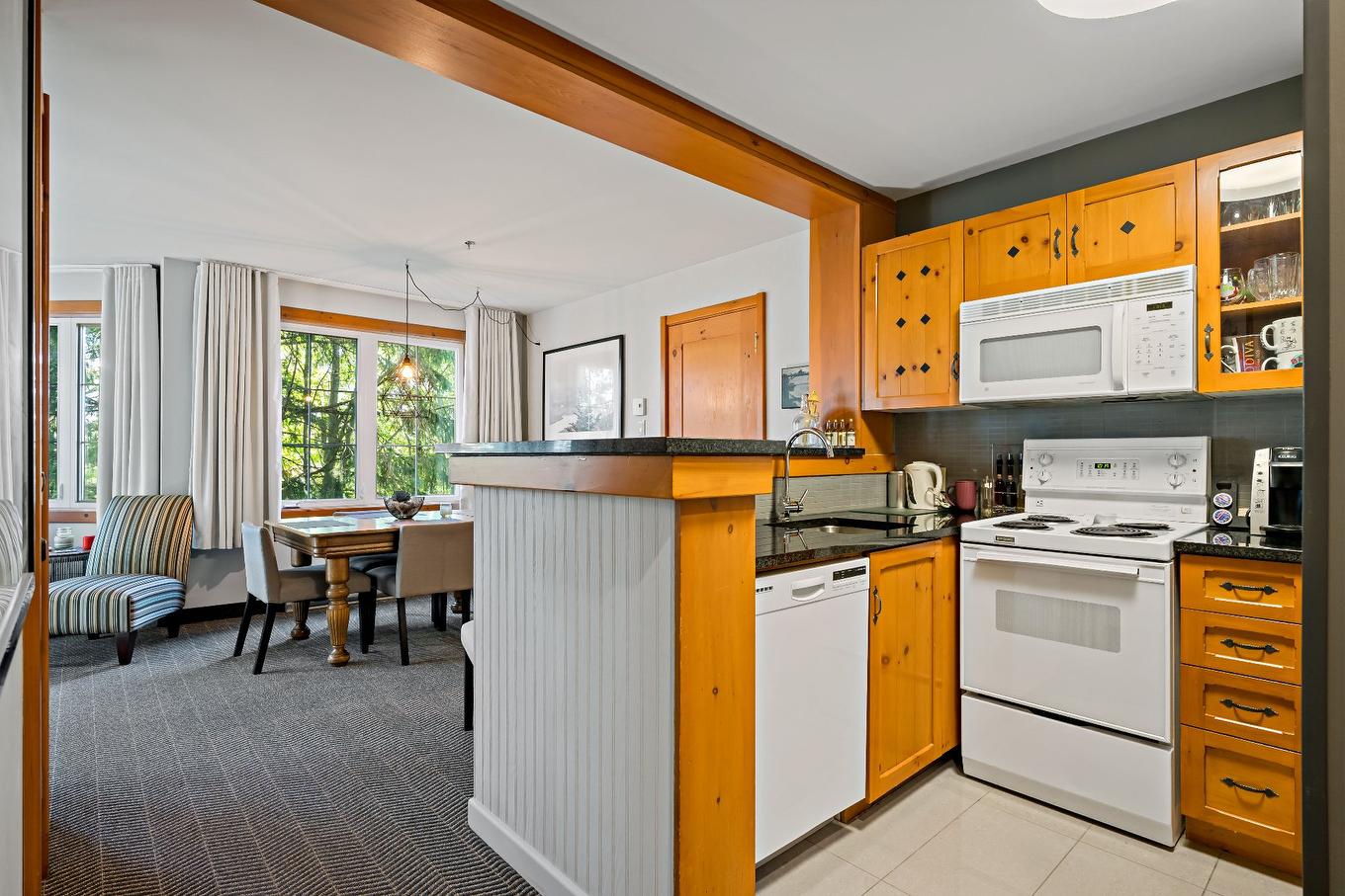 Cuisine - 313-140 Ch. Au Pied-De-La-Montagne, Mont-Tremblant, QC - Indoor Photo Showing Kitchen
