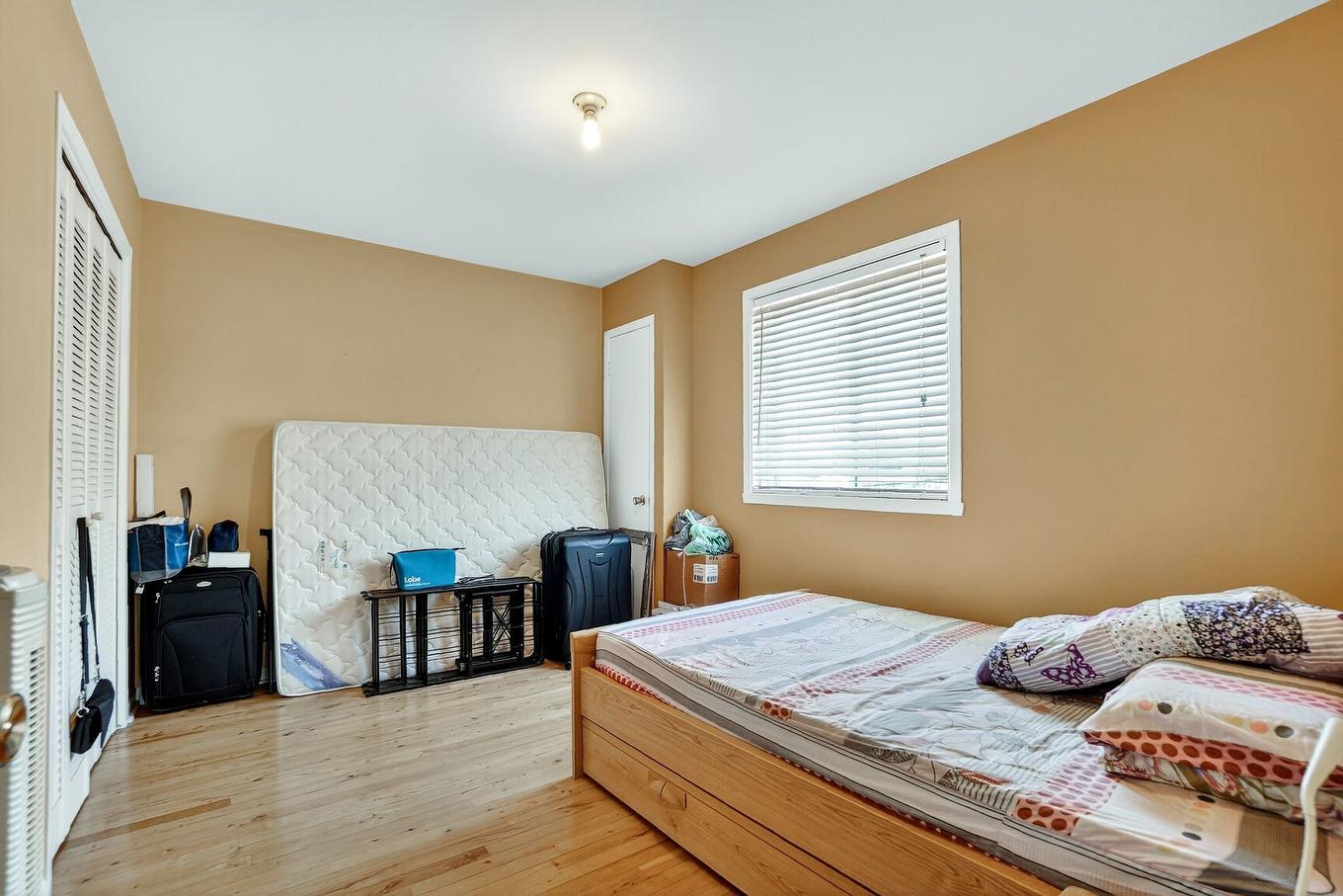 Dwelling - 766 - 768 Boul. De L'Industrie, Saint-Paul, QC - Indoor Photo Showing Bedroom