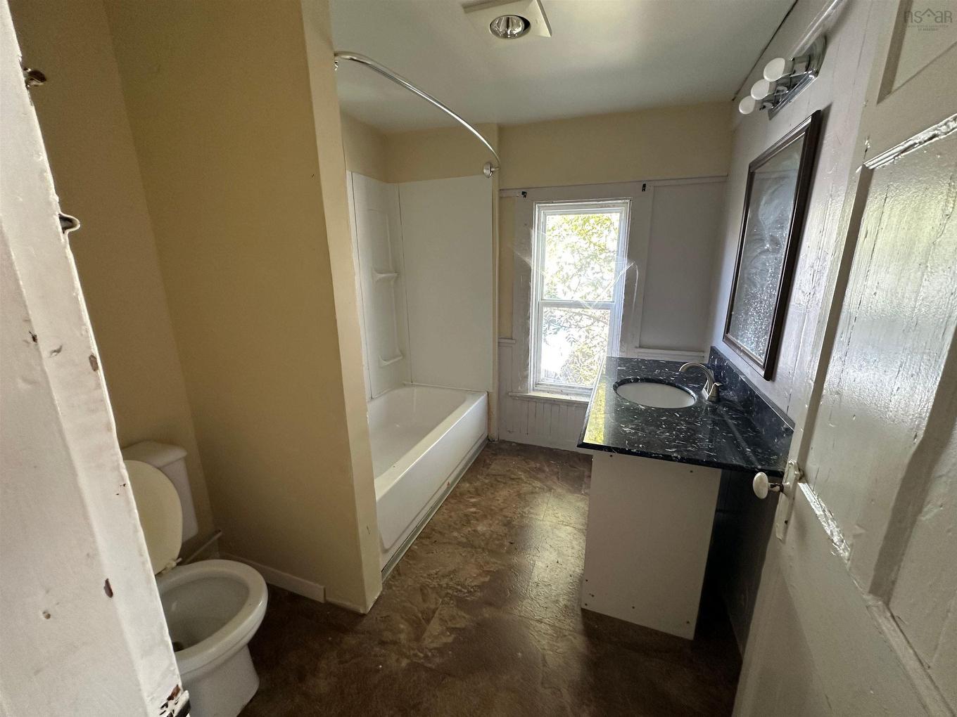 11 Kirk Street, Yarmouth, NS