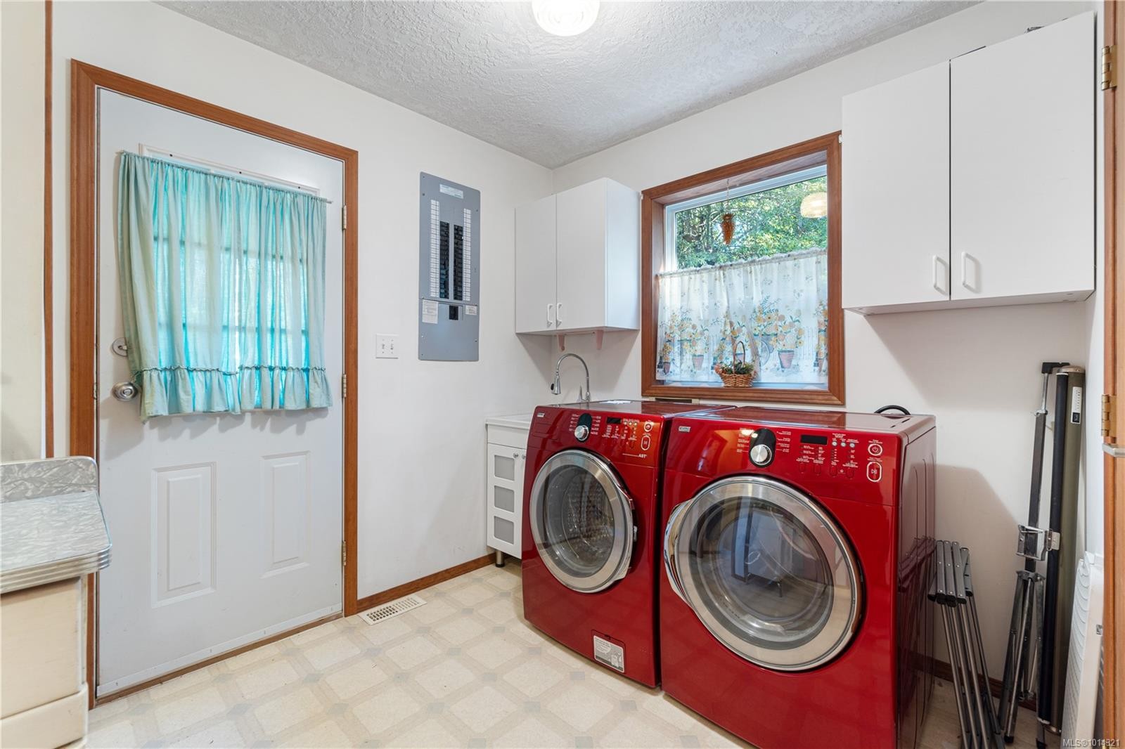 4 Pirates Lane, Protection Island, BC