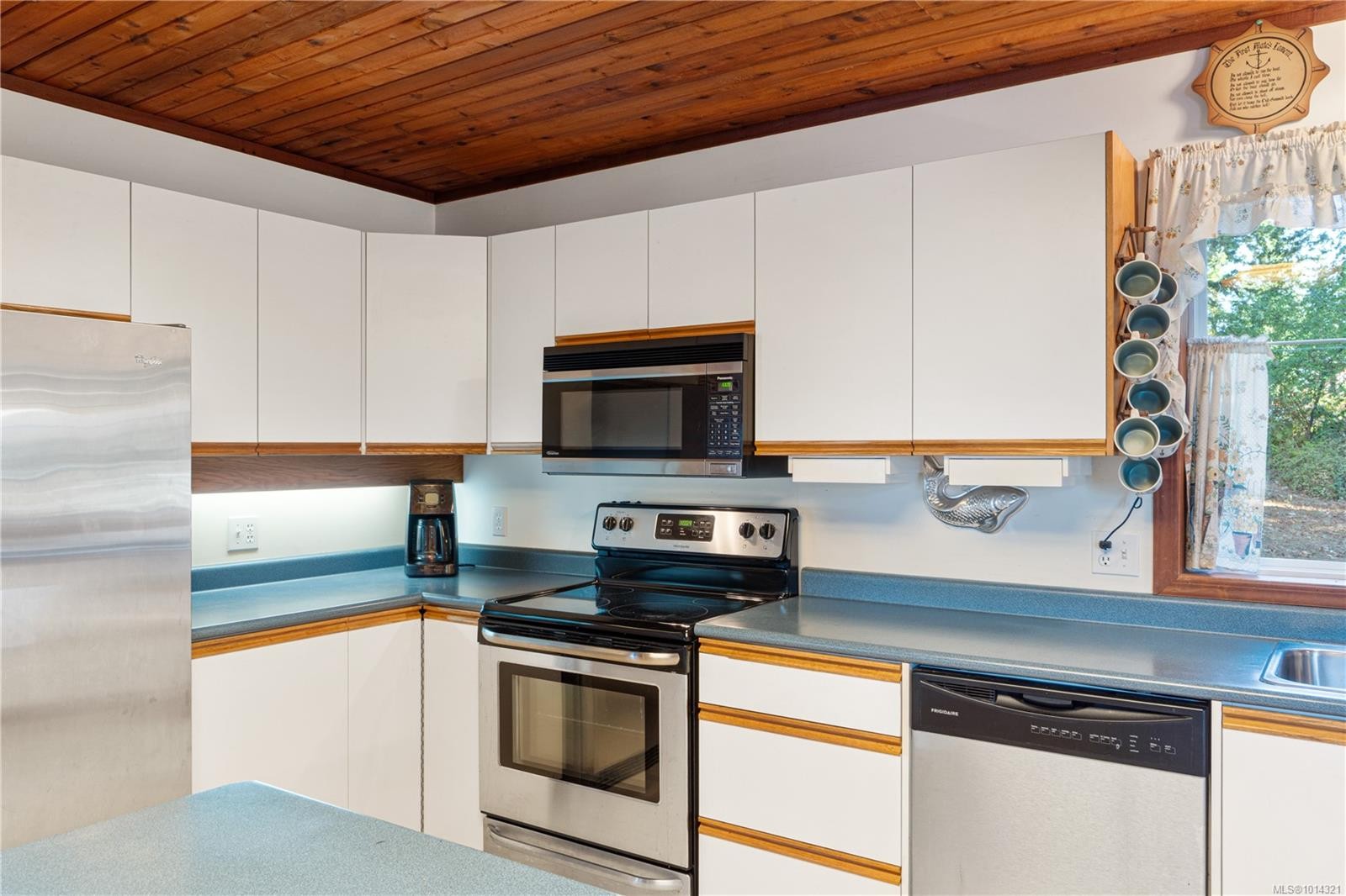 4 Pirates Lane, Protection Island, BC