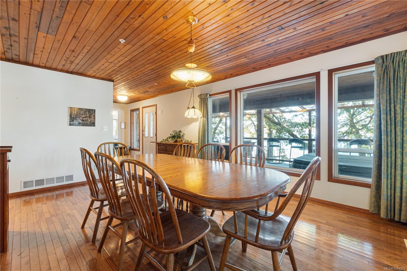 4 Pirates Lane, Protection Island, BC