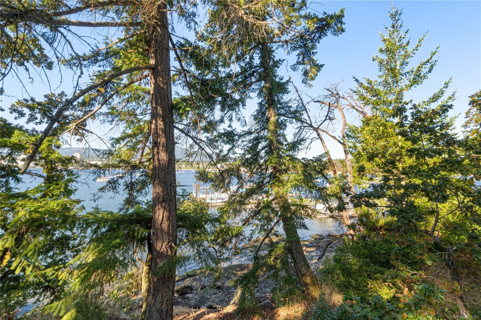 4 Pirates Lane, Protection Island, BC