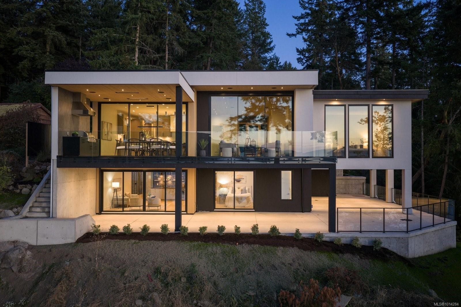 418 Lands End Rd, North Saanich, BC