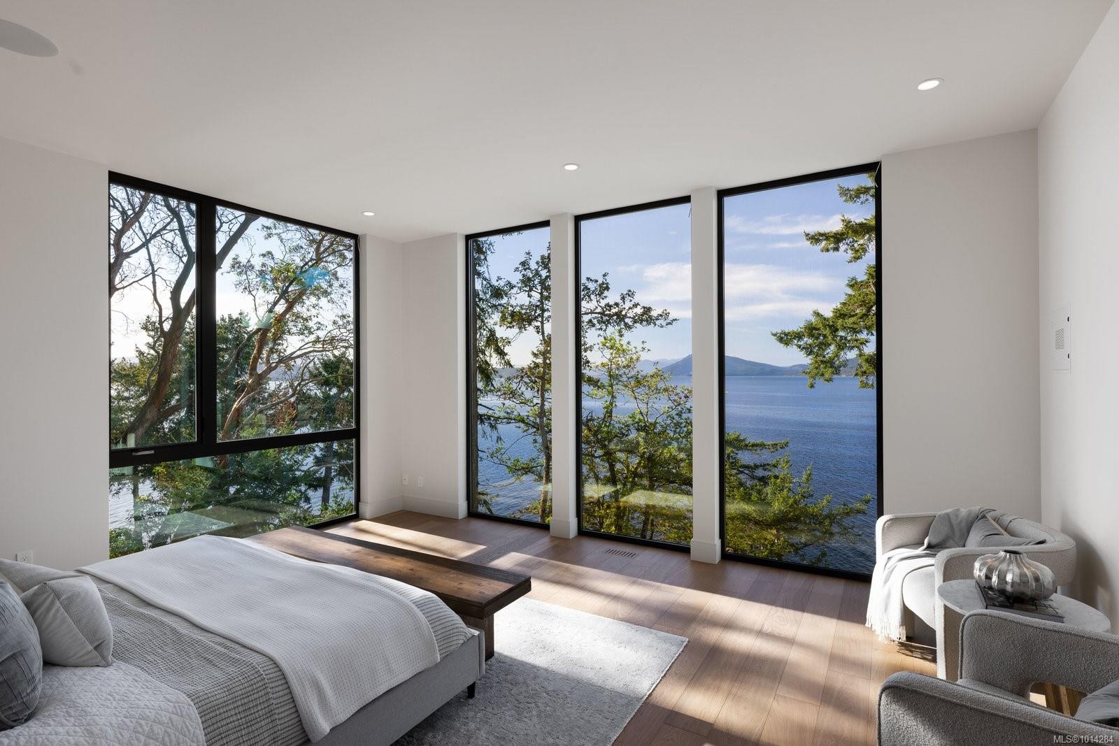 418 Lands End Rd, North Saanich, BC